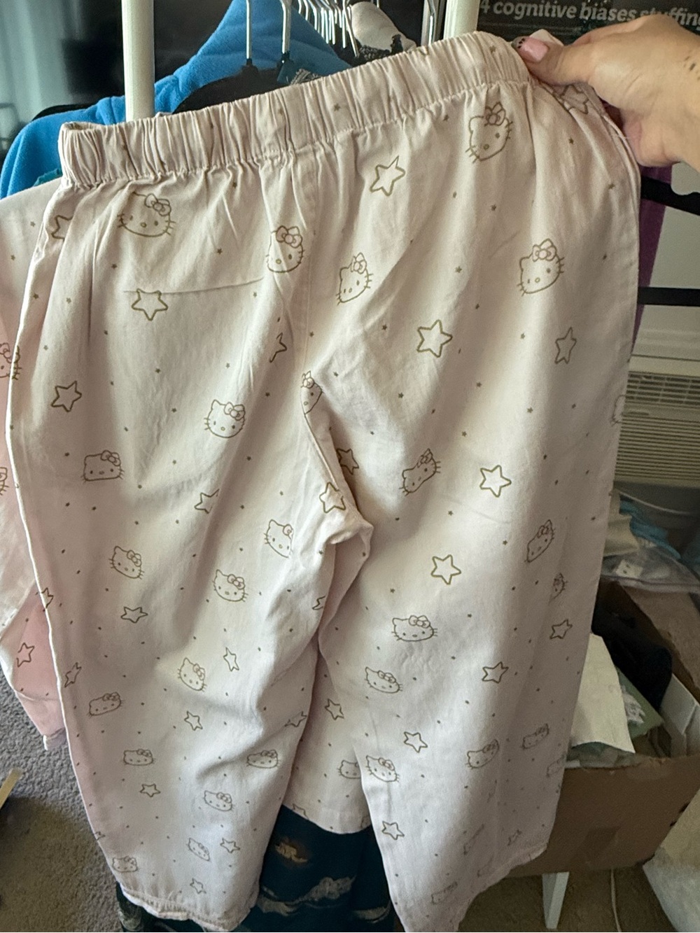 Hello Kitty Metallic Star Blush & Gold Pajama Set - Picture 6 of 7